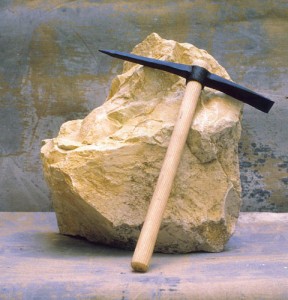 Der rauhe Stein als Symbol für den unvollkommenden Menschen
